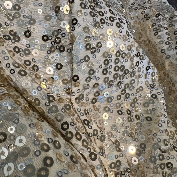 Delia’s size 11 off the shoulder gold and cream sequin dress - Picture 3 of 5